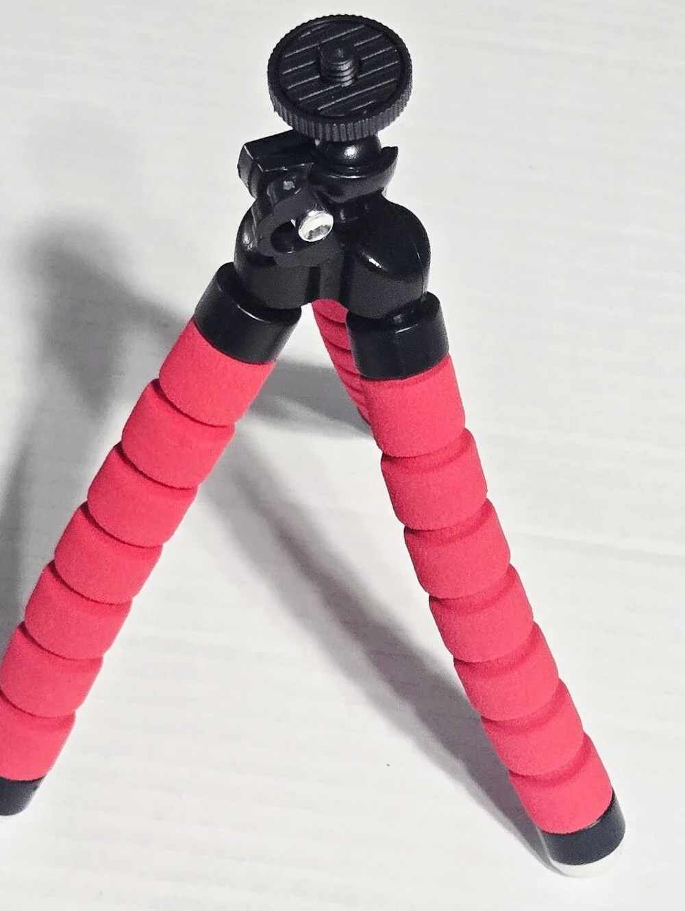 Mini Flexible Octopus Tripod w/ Universal Phone Holder Camera Stand Red Black